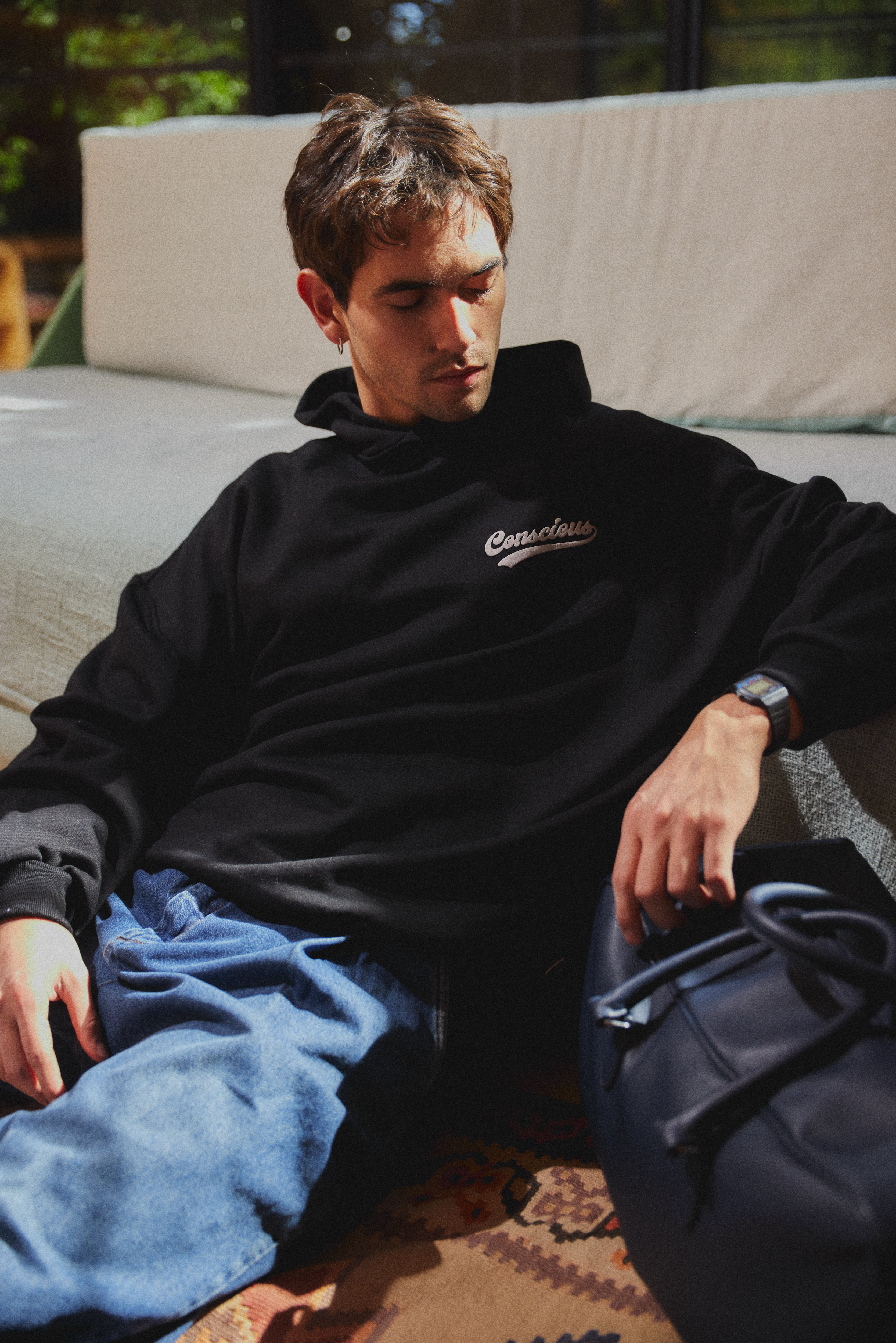 CONS ® NEGRO HIDDEN POCKETS HOODIE
