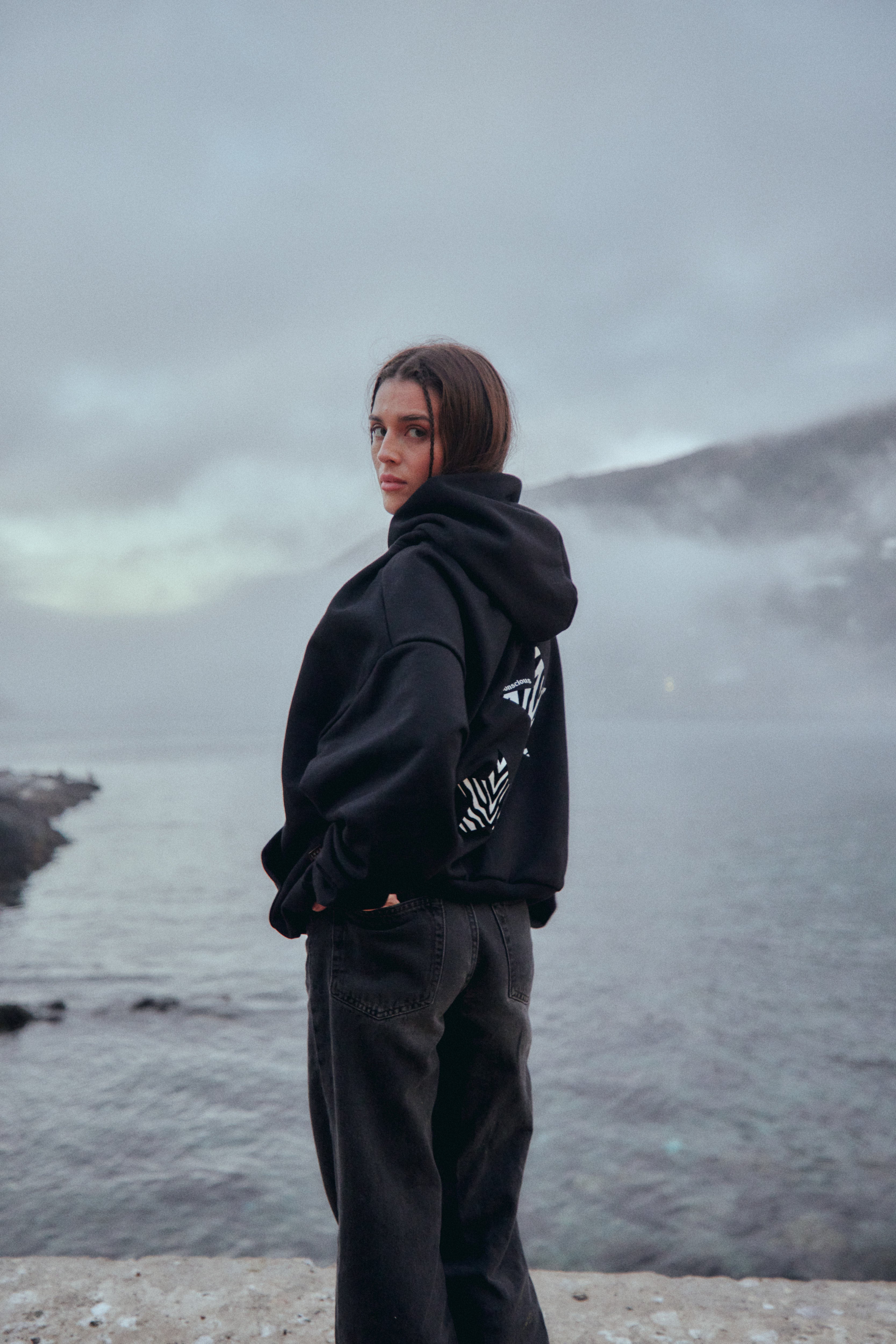 HOODIE PRINT STARS NEGRO